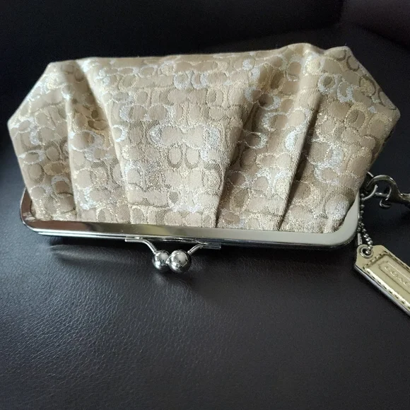 NWOT Coach Gold & Silver Optic Signature Metallic Kisslock Clutch Wristlet - Picture 9 of 15